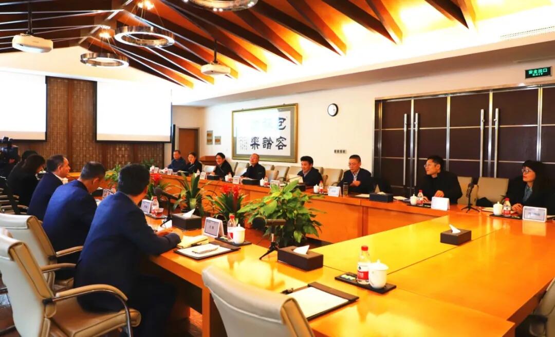 【動(dòng)態(tài)新聞】西湖區(qū)政府領(lǐng)導(dǎo)董毓民區(qū)長(zhǎng)一行蒞臨天堂硅谷考察調(diào)研